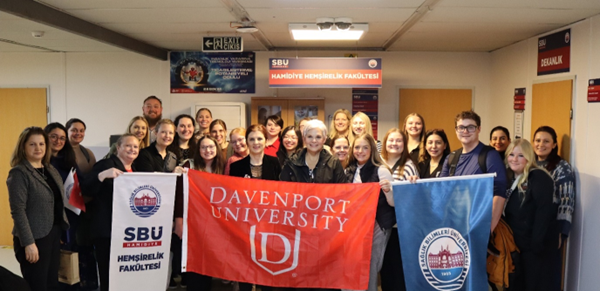 Hamidiye Hemşirelik Fakültesi’ne Amerika Davenport Üniversitesi Kurumundan Ziyaret